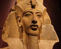 © Tjflex2 - Colossal Statue of Akhenaten