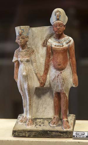Akhenaton and his wife