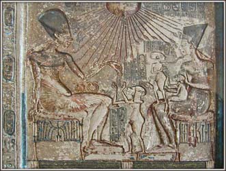 Depiction of Akhenaton and Nefertiti with their daughters
