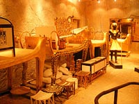 © Steve Parker - Furniture, Reproduction of Tutankhamun's Tomb