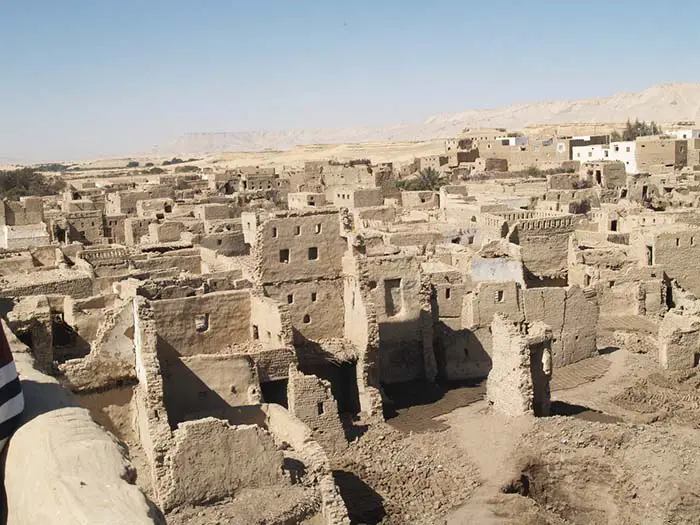 Town Remains at El-Qasr