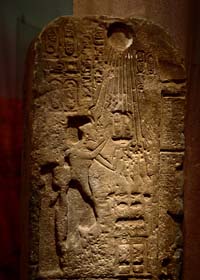 © Scott Sherrill-Mix - Akhenaten worshipping Aten
