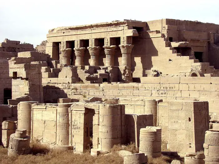 the priests at the greatest egyptian temple complexes at thebes: